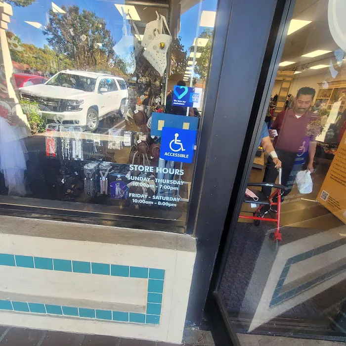 OC Goodwill Boutique San Juan Capistrano 3