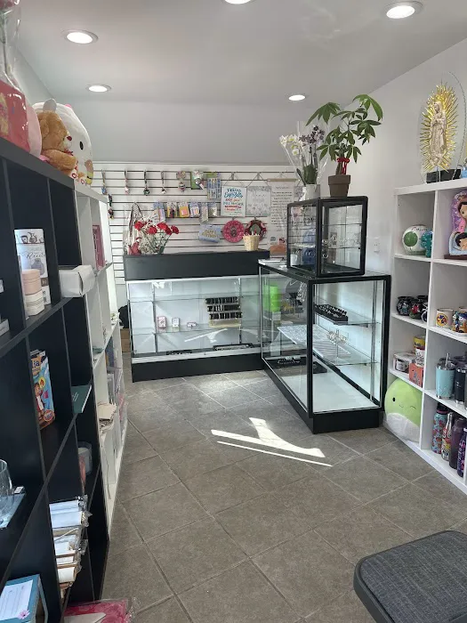 Emma’s Gift Shop & Jewelry 1
