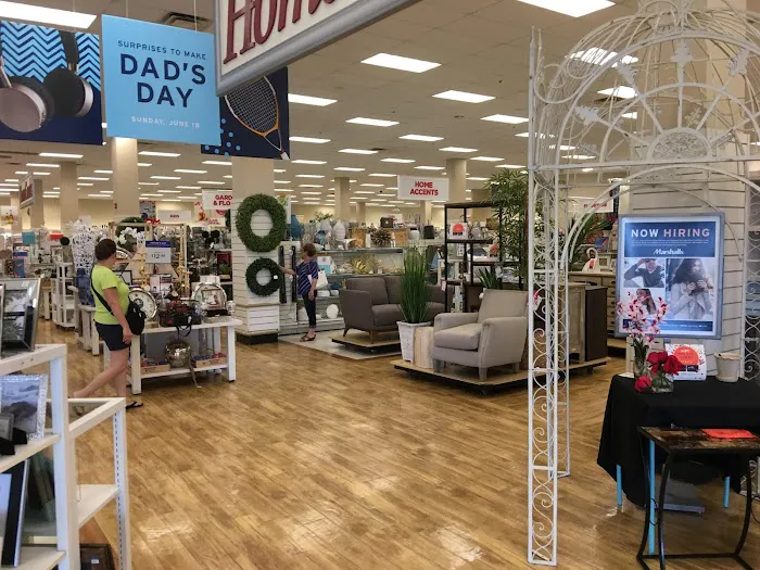 Marshalls & HomeGoods 9