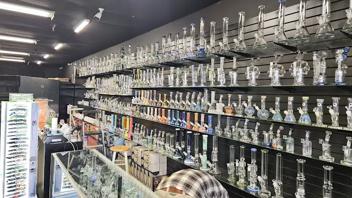 Xhale City Smoke-Vape & C-Store too 4