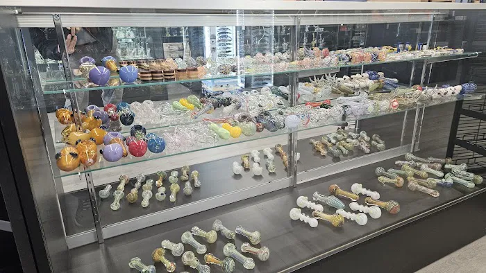 Xhale City Smoke-Vape & C-Store too 2