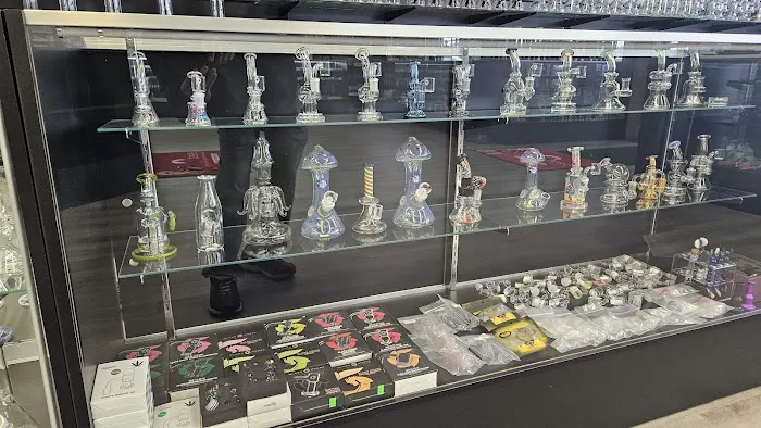 Xhale City Smoke-Vape & C-Store too 5