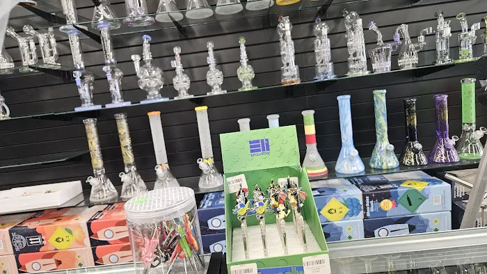 Xhale City Smoke-Vape & C-Store too 9