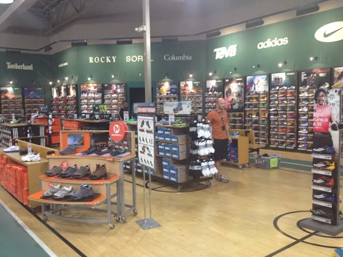 DICK'S Sporting Goods 4