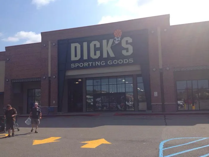 DICK'S Sporting Goods 0