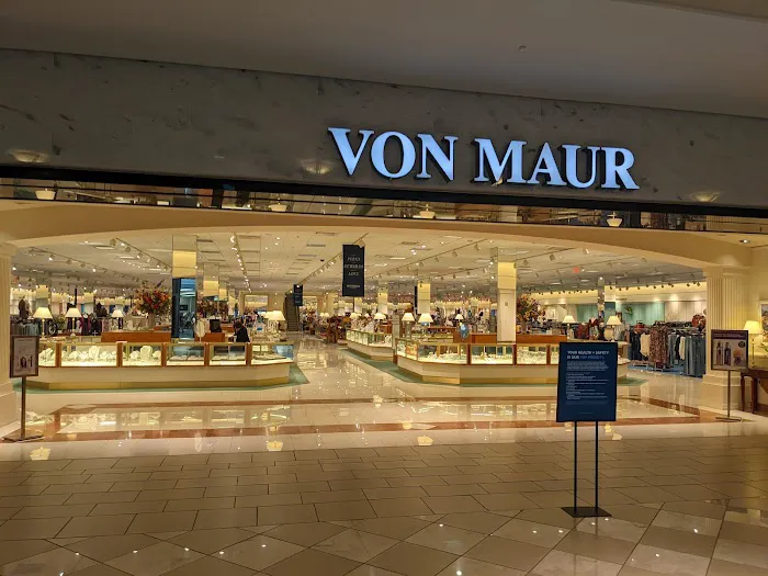 Von Maur 0
