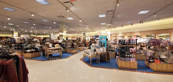 Von Maur 6