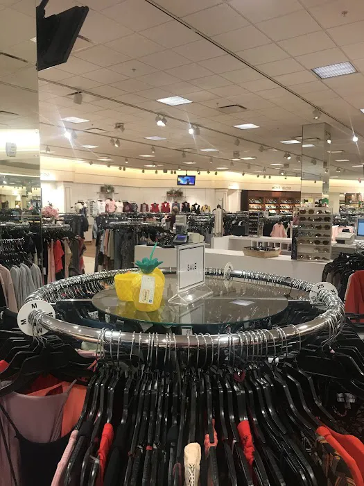 Von Maur 2
