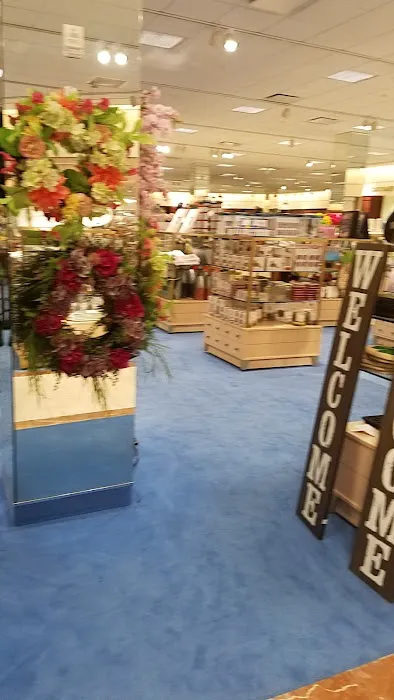 Von Maur 7