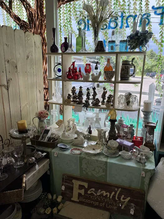 Fantastic Finds Antiques, Collectibles & More 3