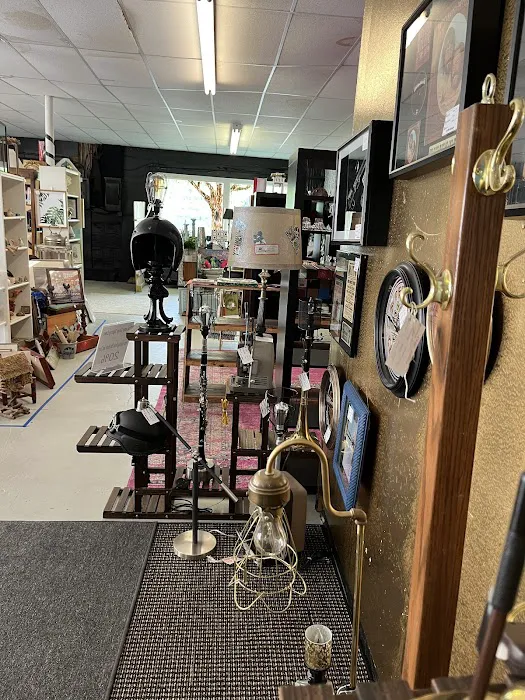 Fantastic Finds Antiques, Collectibles & More 2