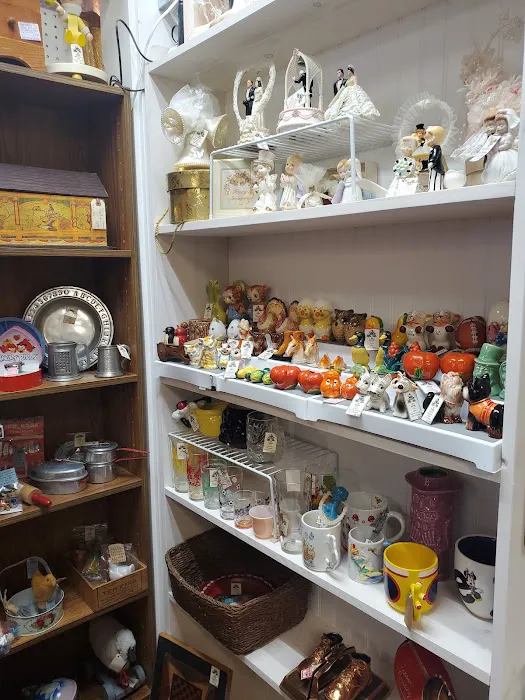 Antique Peddlers Mall 0