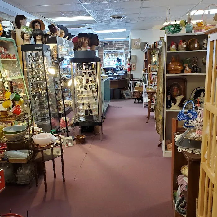 Antique Peddlers Mall 8