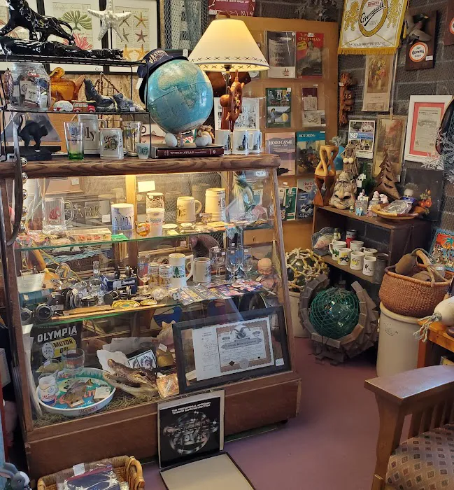 Antique Peddlers Mall 4