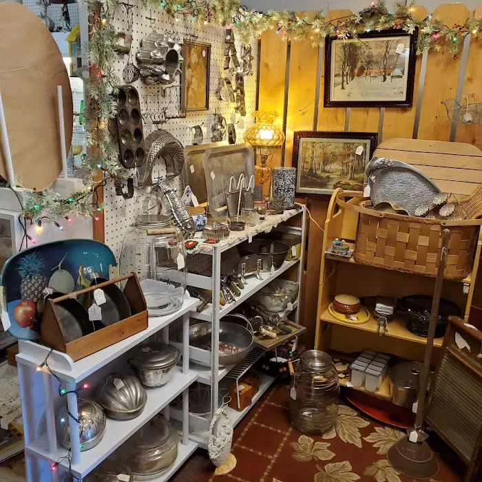 Antique Peddlers Mall 9