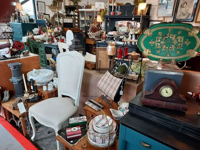 Fifth Avenue flea market 7