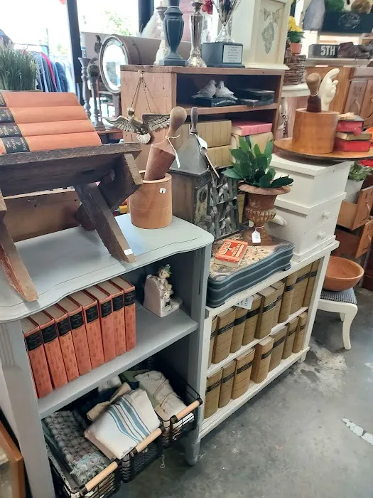 Fifth Avenue flea market 2