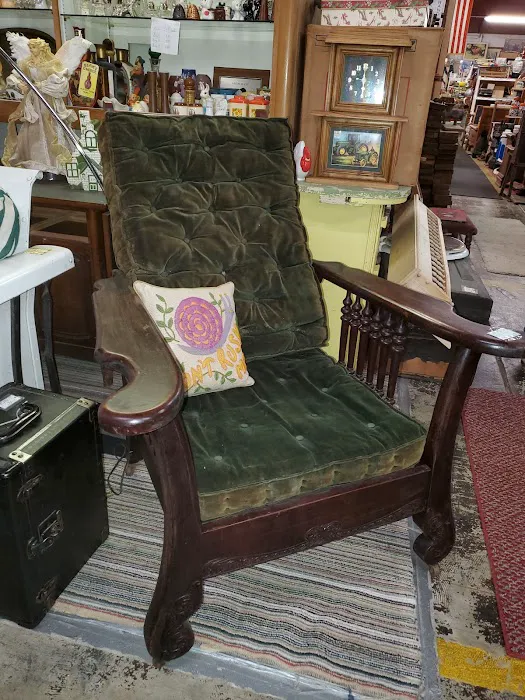 Lake Manawa Antique Mall 7