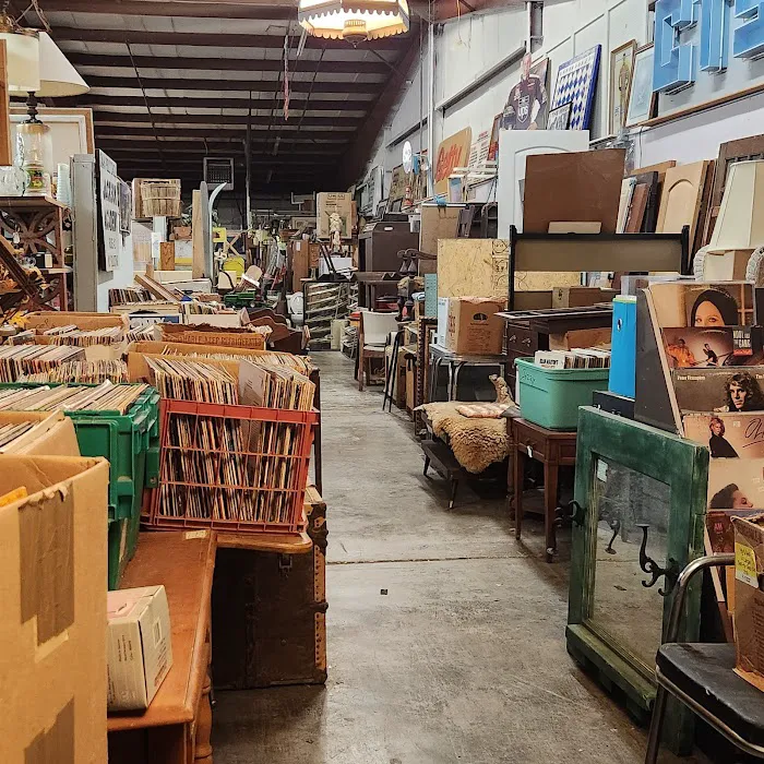 Lake Manawa Antique Mall 3