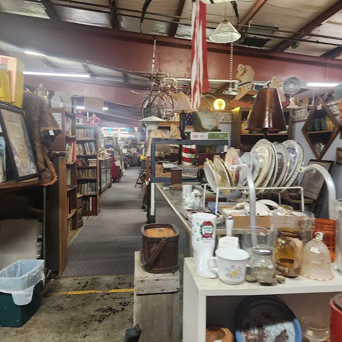 Lake Manawa Antique Mall 2