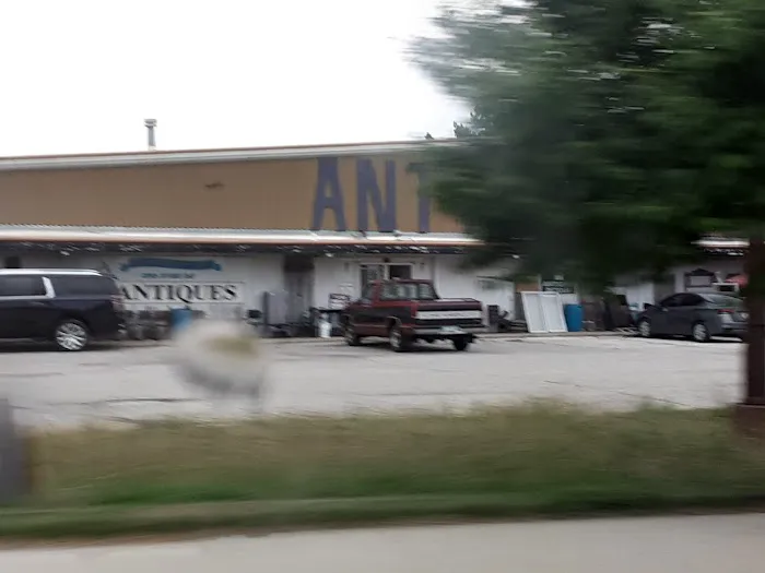 Lake Manawa Antique Mall 8