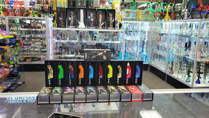 Tobacco & Vapor 7