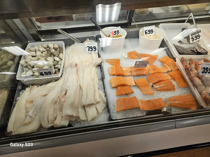 Amaral's Central Market 4
