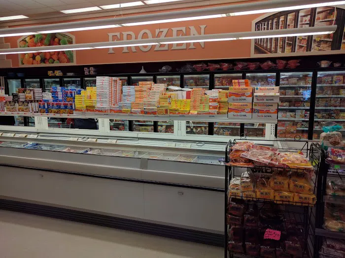Amaral's Central Market 9