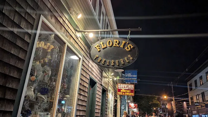 Flori's Treasures gift shop 6