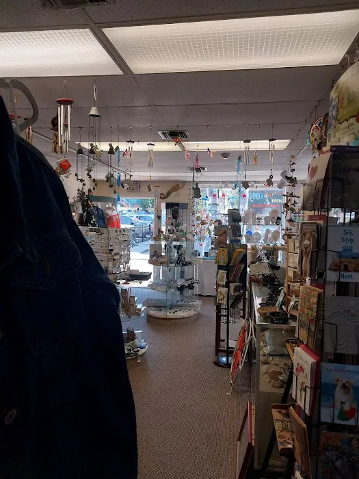 Flori's Treasures gift shop 1
