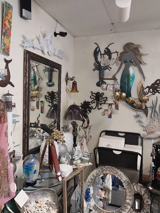 Flori's Treasures gift shop 2