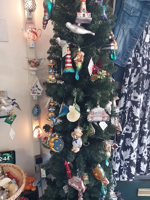 Flori's Treasures gift shop 7