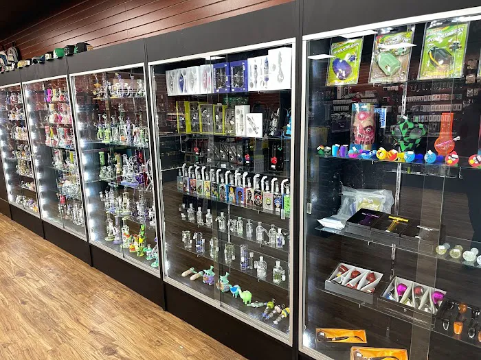 Smoke Junction (Vape, Smoke Shop, Water pipe, Peanuts, Grinders, Hookah, Puff Bar, E-Juice, Accessories, E-cig, Tobacco) 5