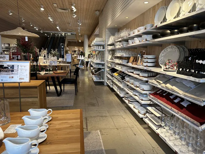 Crate & Barrel 1
