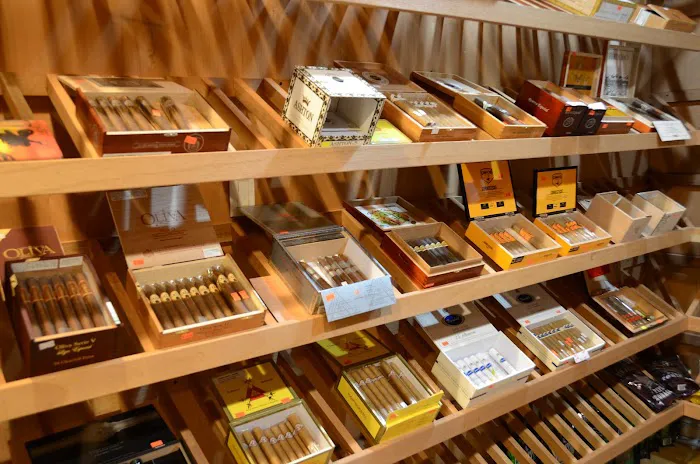 Papa Jay's Smoke Shop & Hemp Dispensary 1
