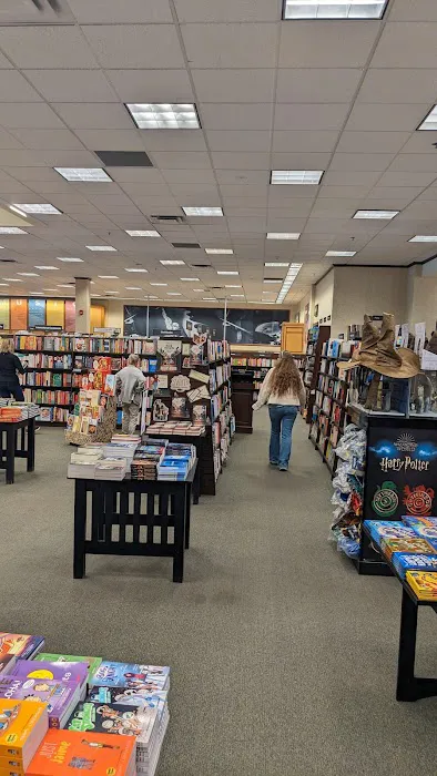 Barnes & Noble 3