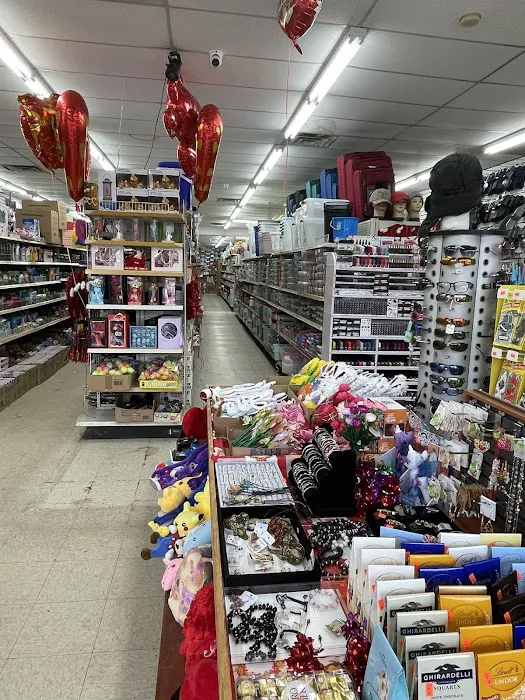 Home Goods & Discount Store 5