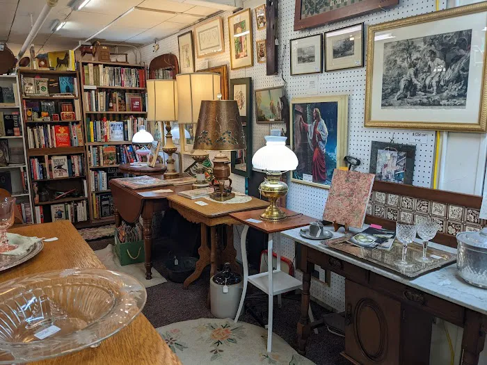 Hopkins Antique Mall 1