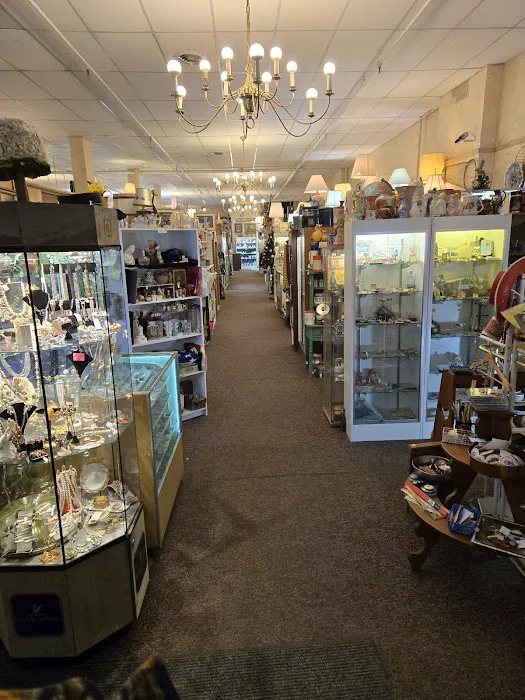 Hopkins Antique Mall 5