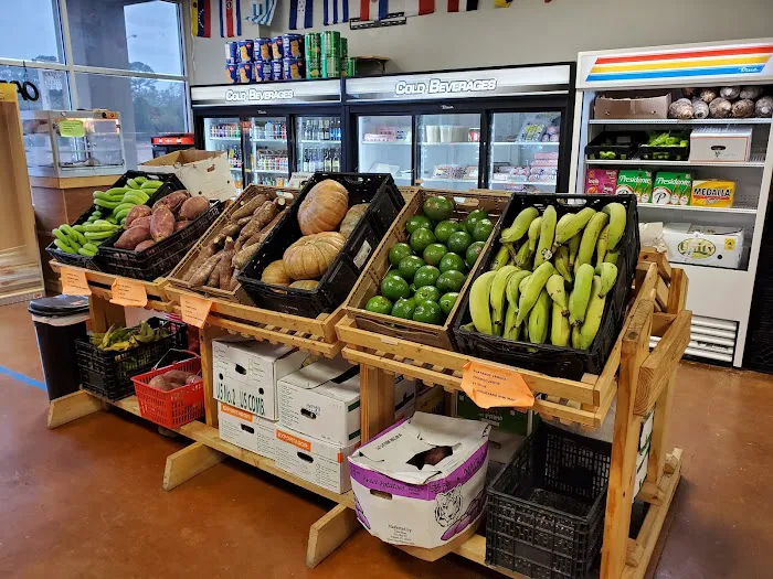 El Higueyano Super Market 6