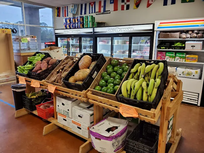 El Higueyano Super Market 7