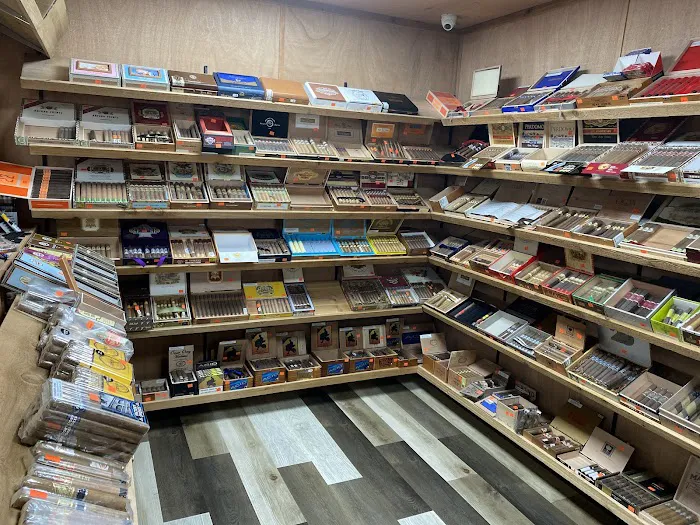 Market Smoke & Vape Shop 1
