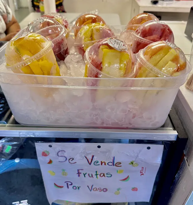 Trajes Típicos y Tienda Chapina 0