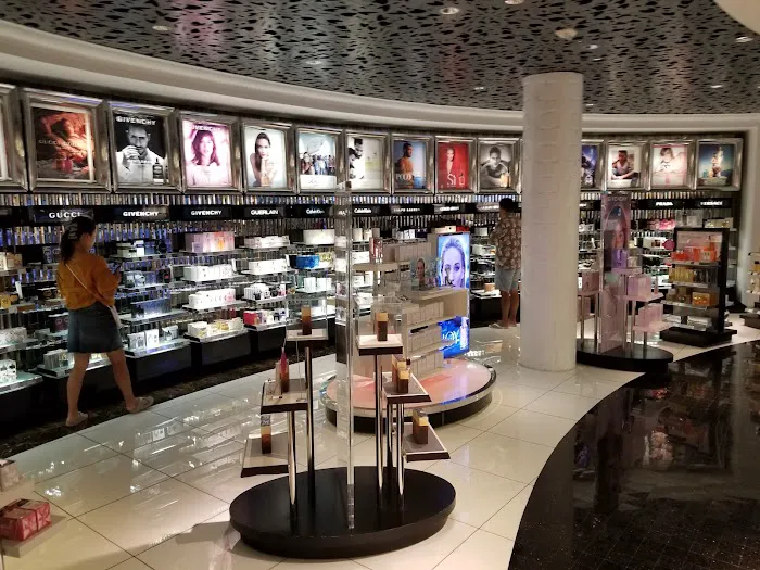 DFS Waikiki 1