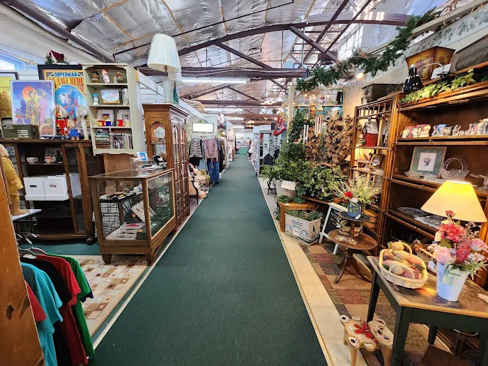 State Street Market Shops 2
