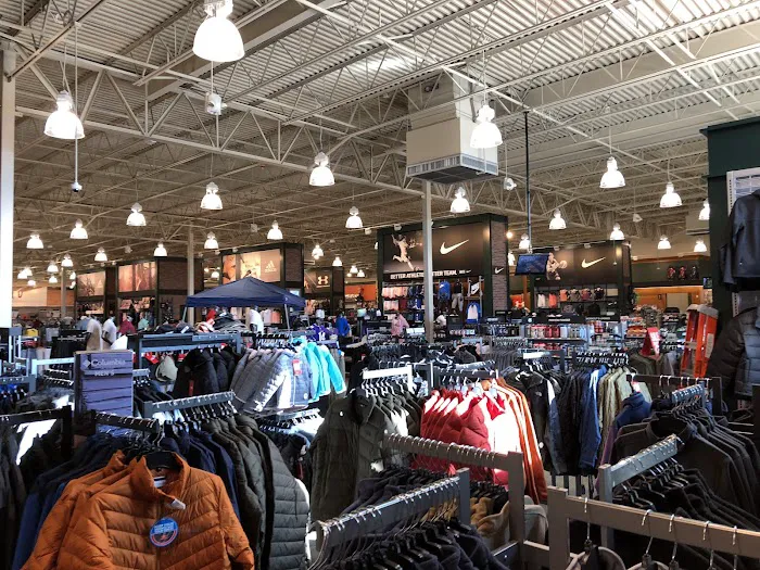 DICK'S Sporting Goods 0