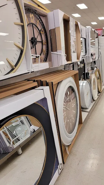 Marshalls & HomeGoods 6