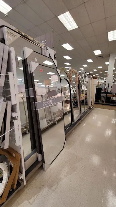 Marshalls & HomeGoods 3