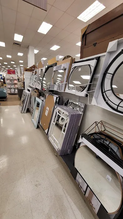 Marshalls & HomeGoods 8