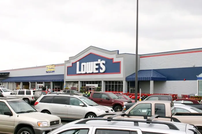 Lowe's Garden Center 0